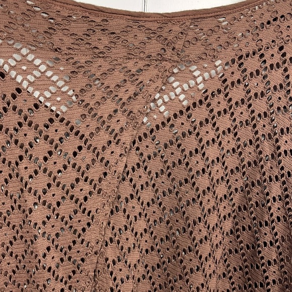 Plume Thread Womens Top M/L Chocolate Brown Vneck Eyelet Cutout Split Open Back - Picture 9 of 12
